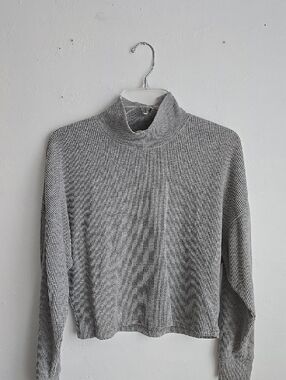 Abercrombie Light Gray Ribbed Mockneck Sweater